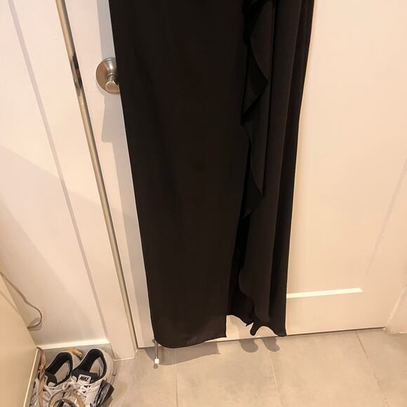 BCBGMaxAzria Black Chiffon One Shoulder Maxi Dress Sz 2 - Picture 3 of 9